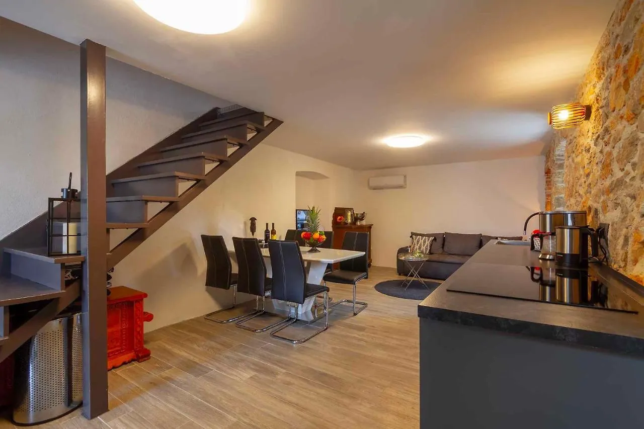Apartment In Silo - Insel Krk 45239  Silo (Krk)